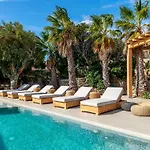 Pure Mykonos Plintri